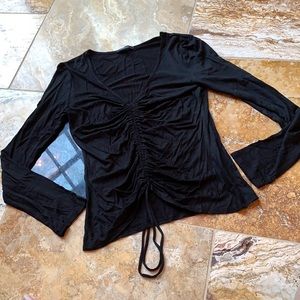 Ambiance V neck scrunch front black Longsleeve T
